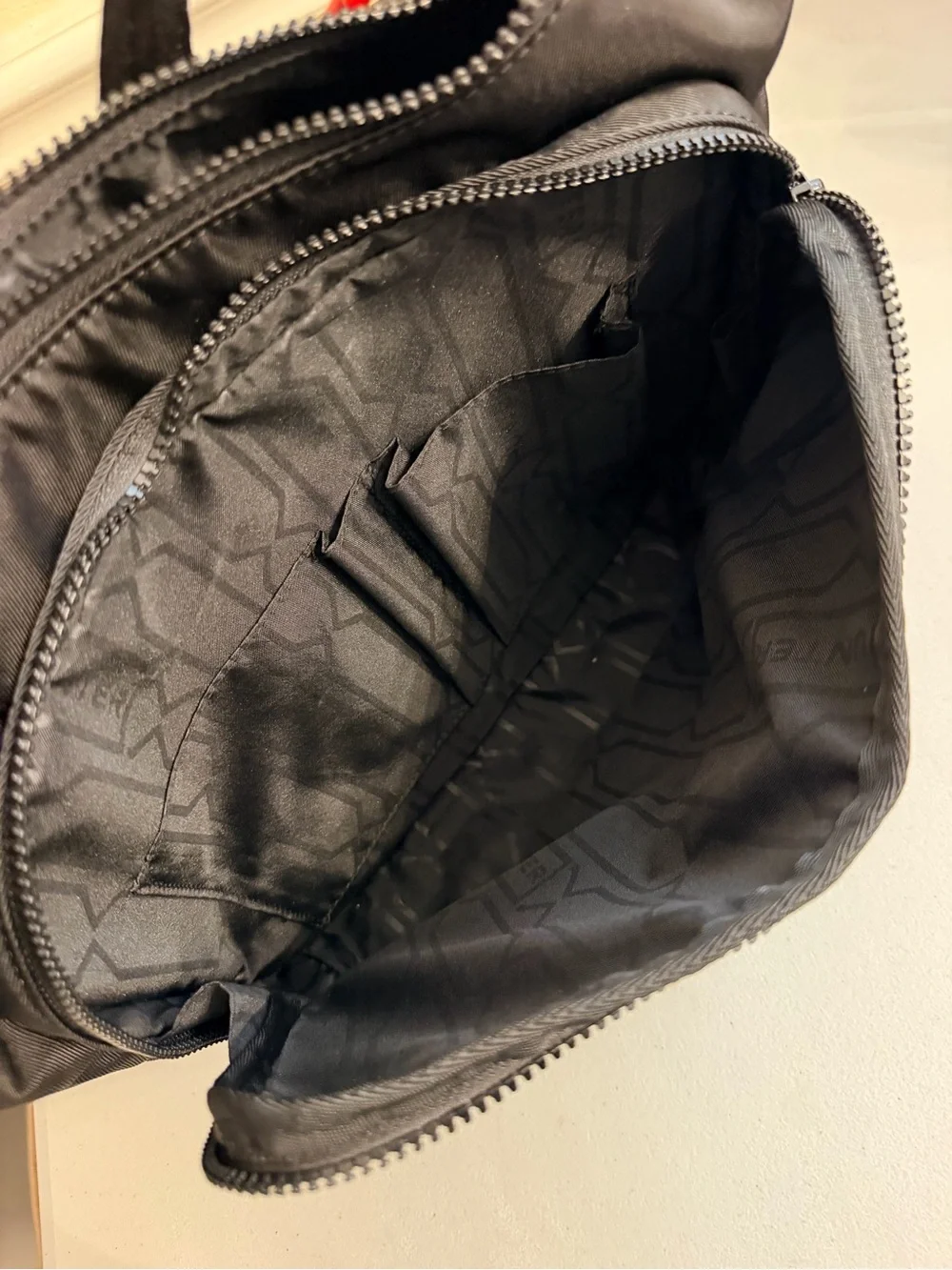 Hunter Black Commute Messenger Bag